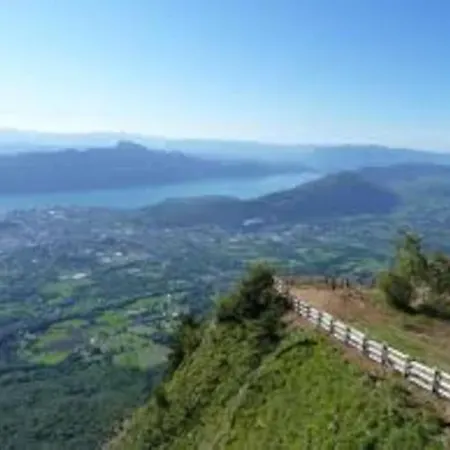 La Du Bonheur Hébergement de vacances Aix-les-Bains